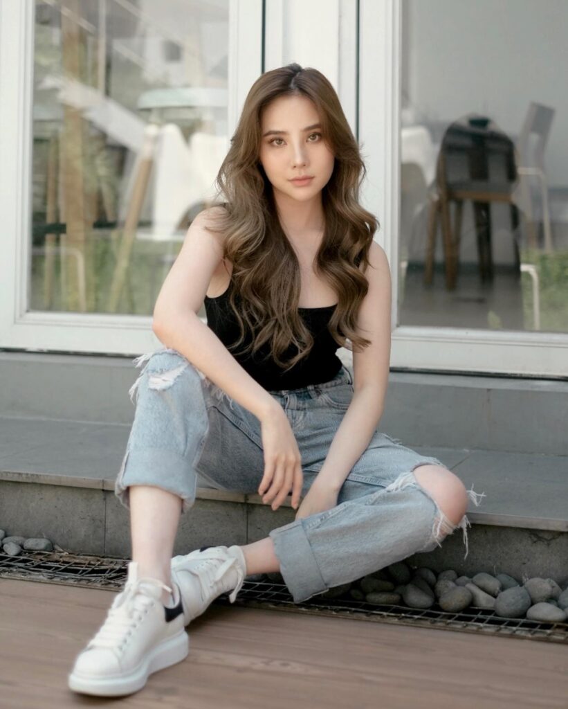 agatha_chelsea_1643521512_2762381115960848275_283124489