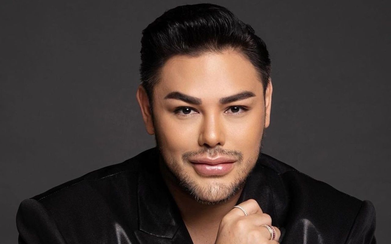 Usia Ivan Gunawan