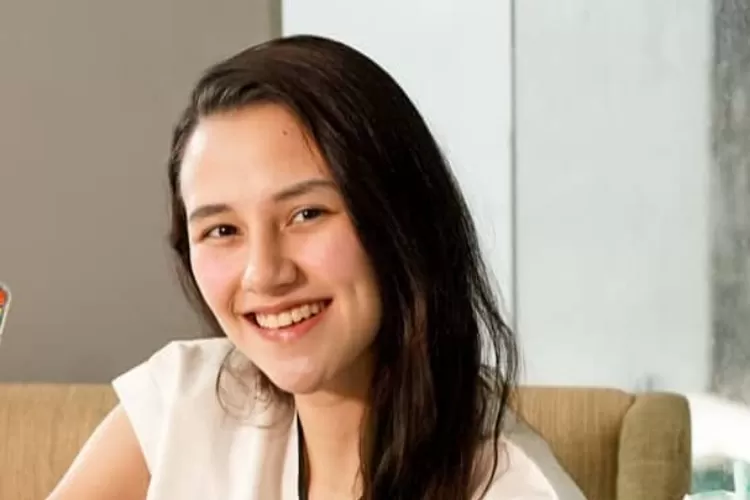 Biodata Lengkap Dahlia Poland