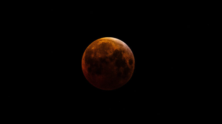 https://trenzviral.com/gerhana-bulan-memukau-begini-cara-menyaksikannya-di-langit-indonesia