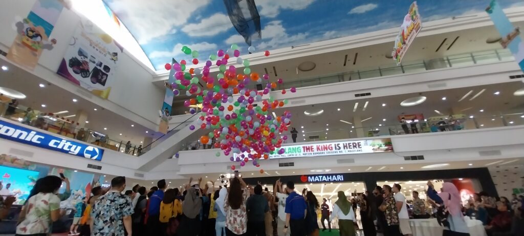 https://trenzviral.com/tragedi-di-lantai-11-remaja-putri-tewas-di-kings-shopping-center-bandung