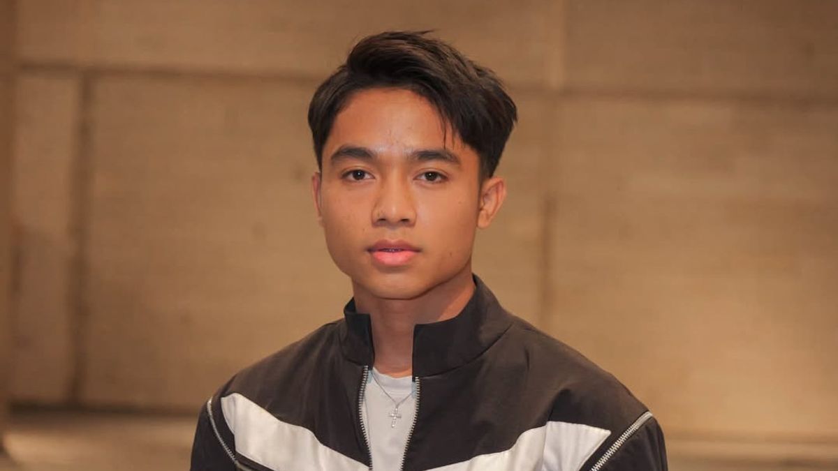 https://trenzviral.com/profil-betrand-peto-suara-muda-dari-kupang-yang-menyentuh-hati