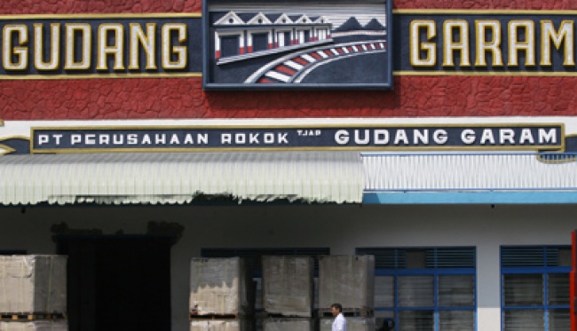 https://trenzviral.com/gudang-garam-terkapar-laba-merosot-87-dan-isu-pt-gudang-garam-phk-massal-menghantui