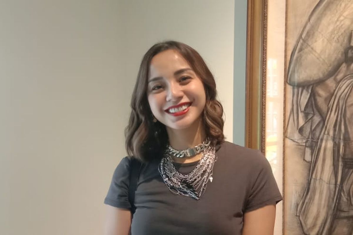 https://trenzviral.com/profil-kirana-larasati-dari-dunia-akting-hingga-miss-universe-runner-up-2025