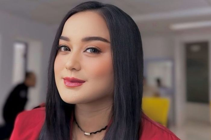 https://trenzviral.com/juwita-bahar-menikah-dengan-teman-ibunya-anisa-bahar-tak-langsung-restu