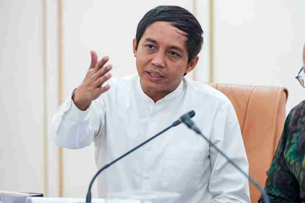 https://trenzviral.com/geger-video-raja-juli-main-domino-bikin-heboh-sosok-azis-wellang-ikut-disorot