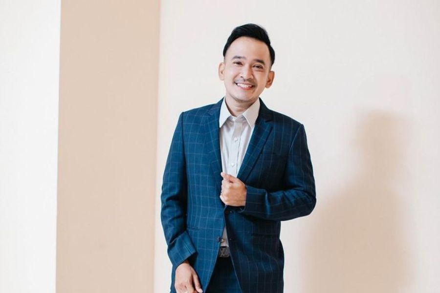 https://trenzviral.com/profil-ruben-onsu-dari-lelah-membersihkan-hotel-hingga-raja-kuliner-dan-hiburan