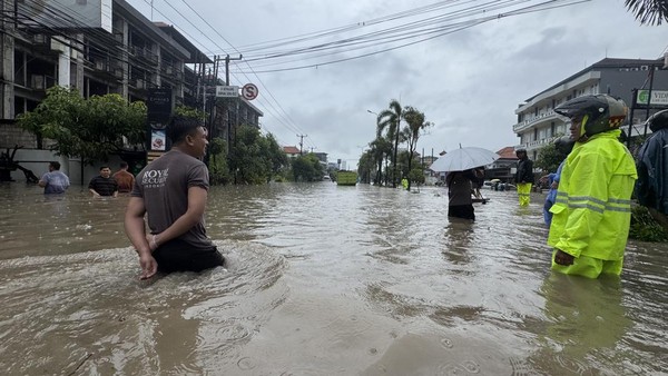 https://trenzviral.com/banjir-bali-terparah-mobil-hotel-dan-ruko-hancur-korban-jiwa-bertambah