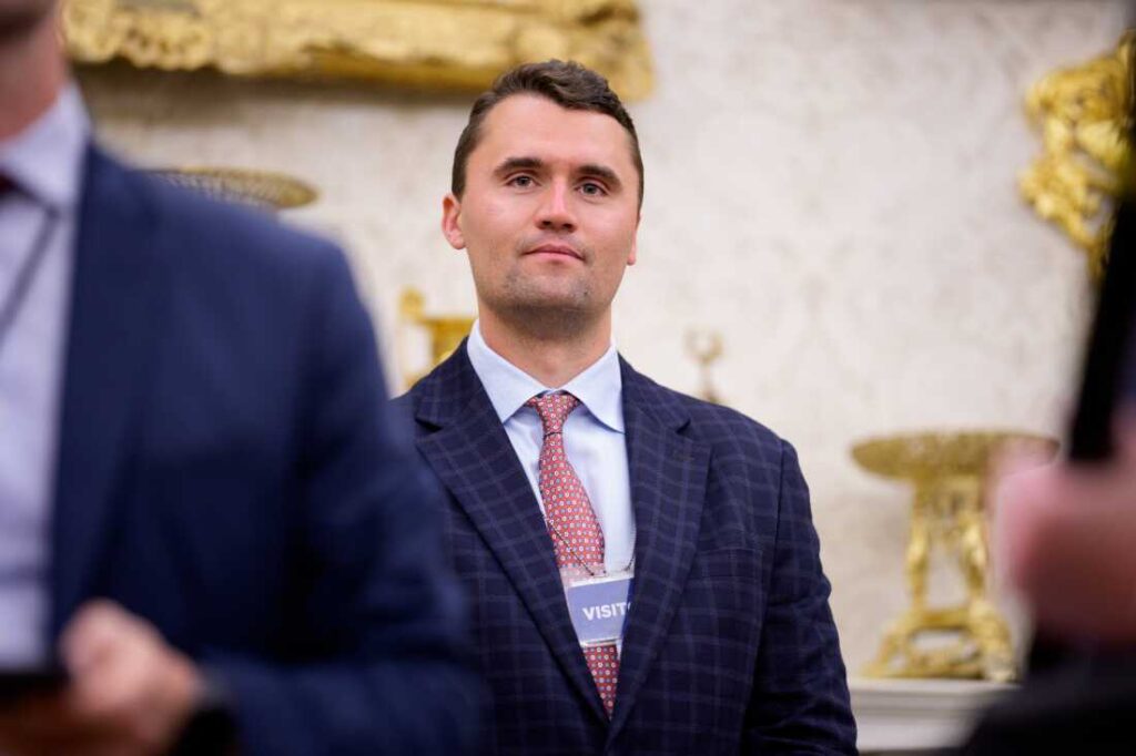 https://trenzviral.com/profil-charlie-kirk-jejak-aktivis-pro-trump-yang-mengubah-panggung-politik-muda-amerika