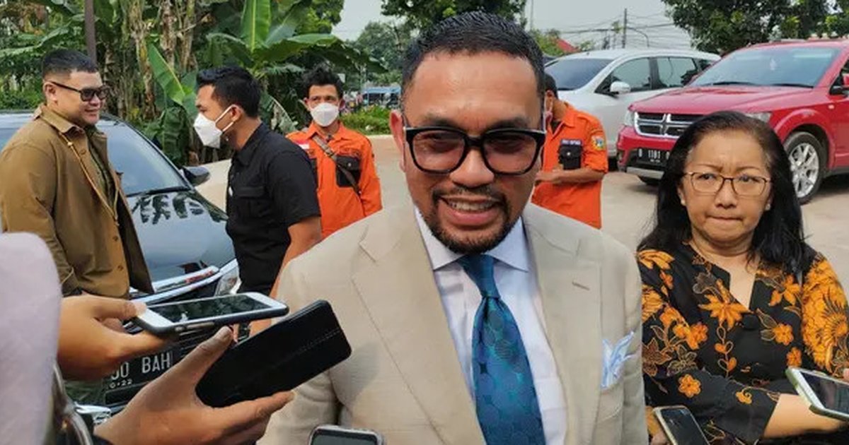 https://trenzviral.com/kenapa-black-mamba-ahmad-sahroni-selalu-jadi-bahan-omongan-ini-alasannya