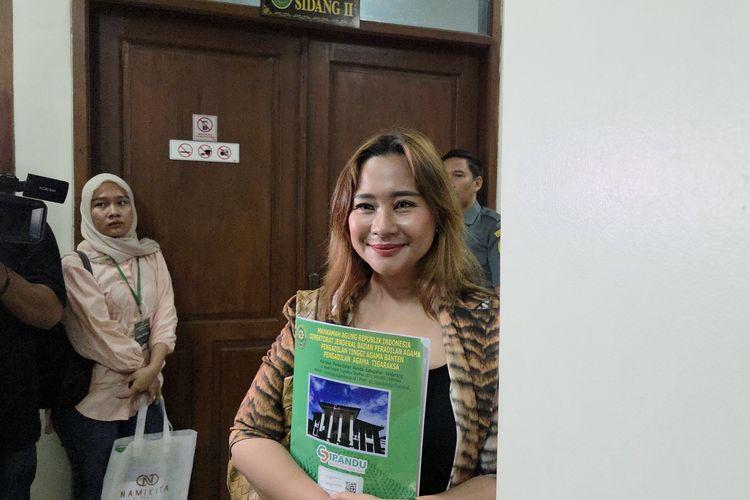 https://trenzviral.com/proses-panjang-chikita-meidy-cerai-mantan-suami-tuntut-harta-dan-perhatian-pada-anak