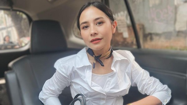 https://trenzviral.com/prilly-latuconsina-diet-clean-eating-turun-12-kg-dan-tubuh-sekarang-bikin-pangling